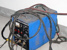 电焊机